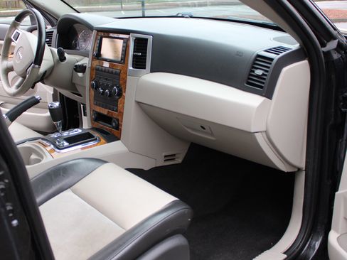 Used 2009 Jeep Grand Cherokee Limited w/ Quadra-Drive II 4X4 Group image 18