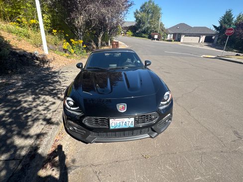 Used 2018 FIAT 124 Spider Abarth w/ Convenience Group RWD image 18