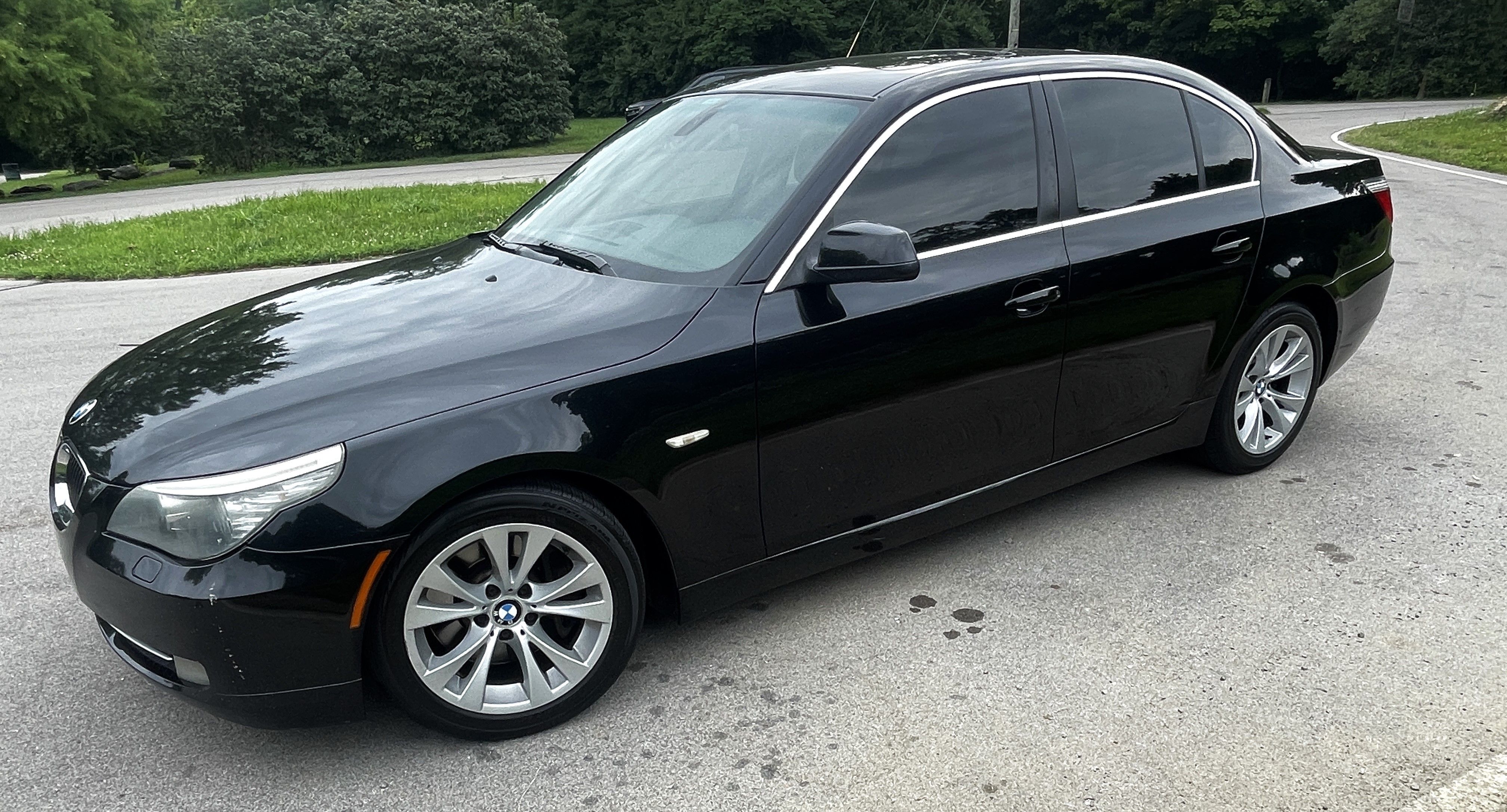 Used 2010 BMW 535i Sedan RWD image 1