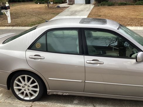 Used 2003 Lexus IS 300 image 5