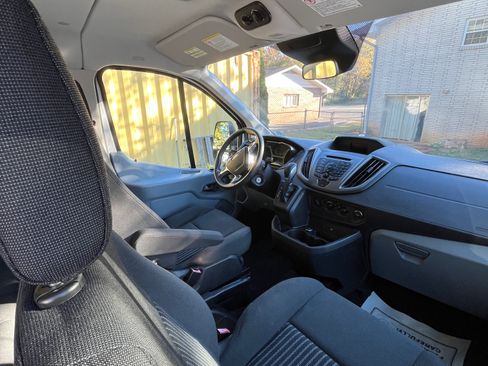 Used 2016 Ford Transit 150 XL image 3