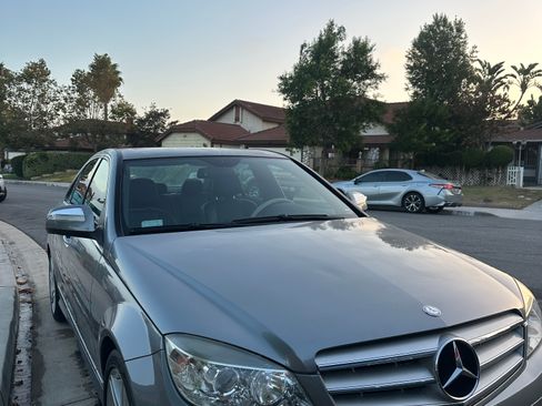 Used 2008 Mercedes-Benz C 350 Sport image 2
