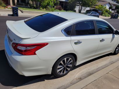 Used 2017 Nissan Altima 2.5 SL w/ 2.5 Technology Package