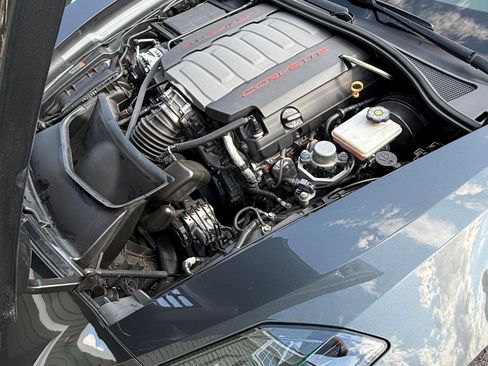 Used 2017 Chevrolet Corvette Stingray Coupe w/ Carbon Flash Badge Package RWD image 10