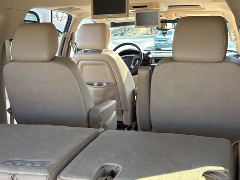 Used 2014 GMC Yukon XL Denali image 11