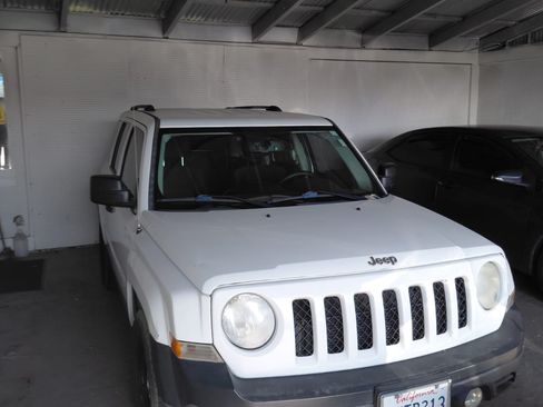 Used 2012 Jeep Patriot Sport image 11