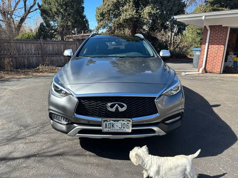 Used 2017 INFINITI QX30 Premium w/ Navigation Package image 5