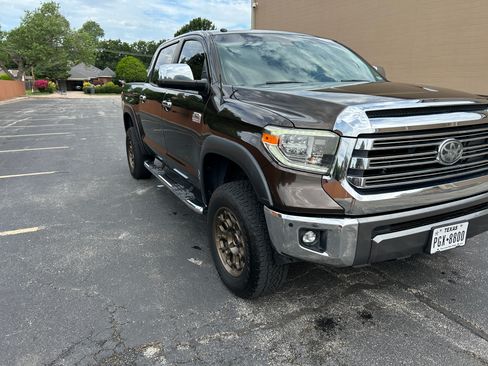 Used 2018 Toyota Tundra 1794 Edition AWD/4WD image 4