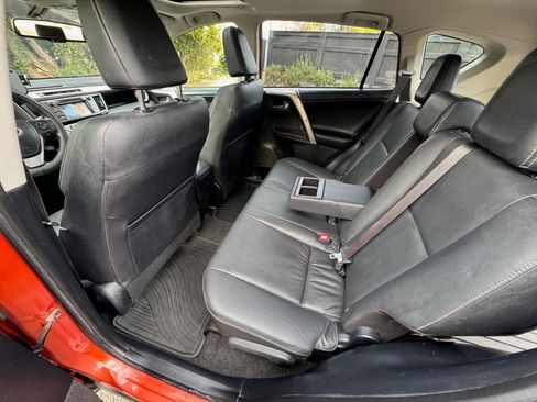 Used 2015 Toyota RAV4 Limited image 17