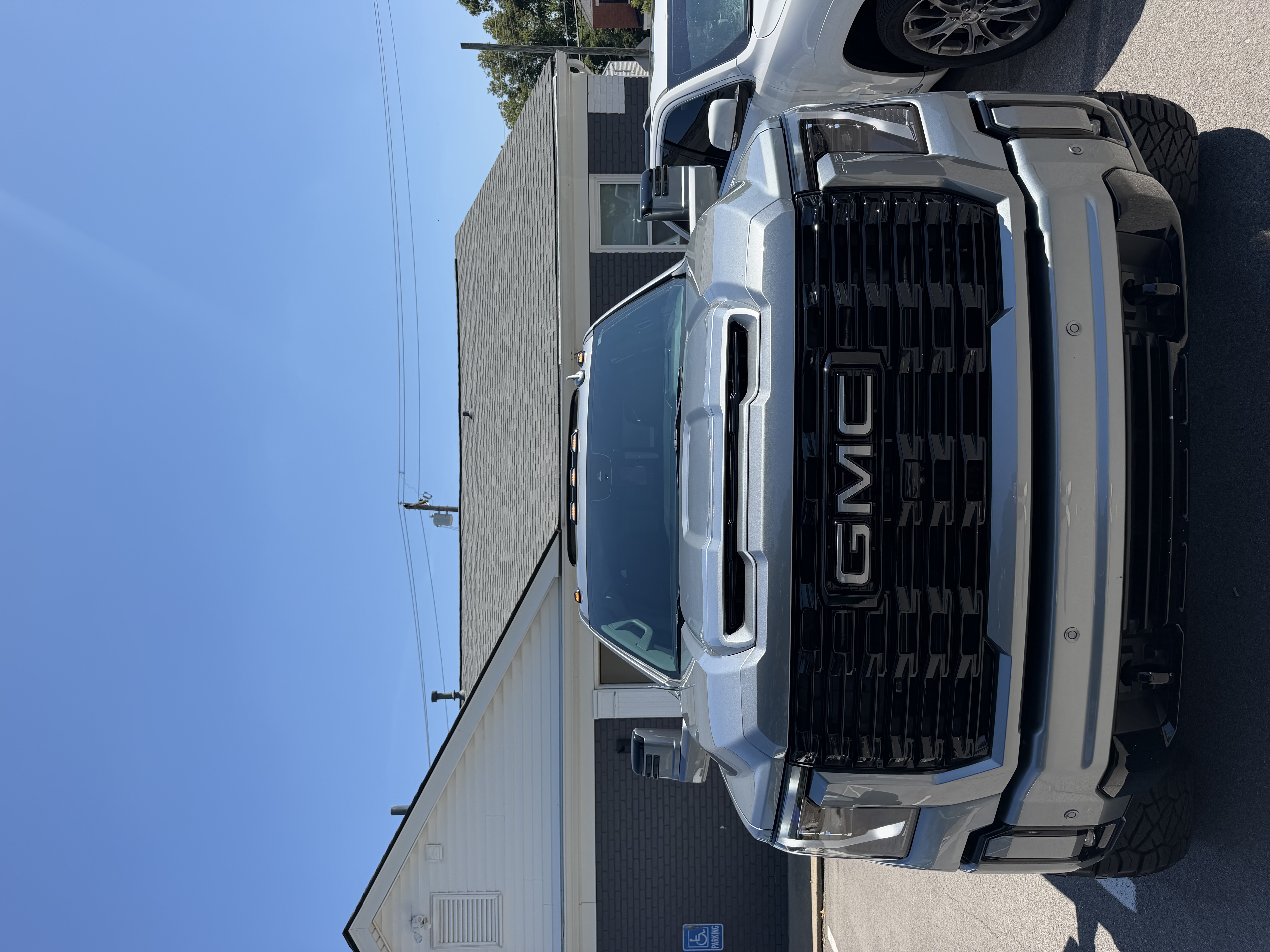 Used 2025 GMC Sierra 3500 Denali w/ Technology Package AWD/4WD image 2