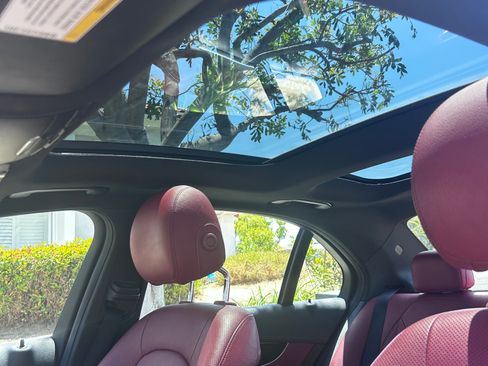 Used 2015 Mercedes-Benz C 400 4MATIC image 4