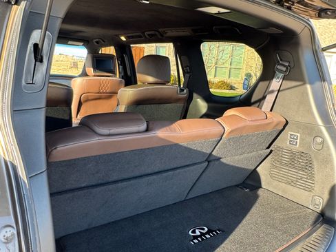 Used 2016 INFINITI QX80 Limited image 16