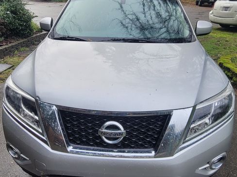 Used 2016 Nissan Pathfinder SV image 6