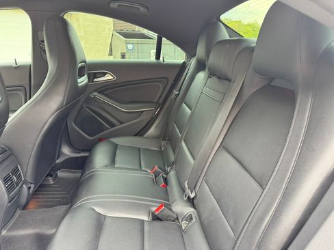 Used 2015 Mercedes-Benz CLA 250 4MATIC image 8