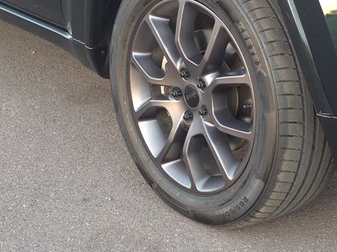 Used 2014 Jeep Grand Cherokee Limited w/ Luxury Group II image 26