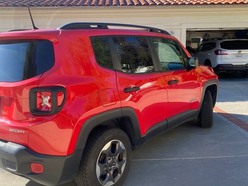 Used 2017 Jeep Renegade Sport w/ Power & Air Group image 4