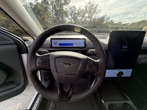 Used 2023 Ford Mustang Mach-E Premium image 14