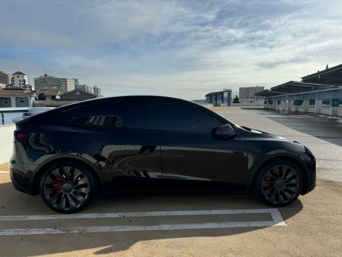 Used 2023 Tesla Model Y Performance AWD/4WD image 6
