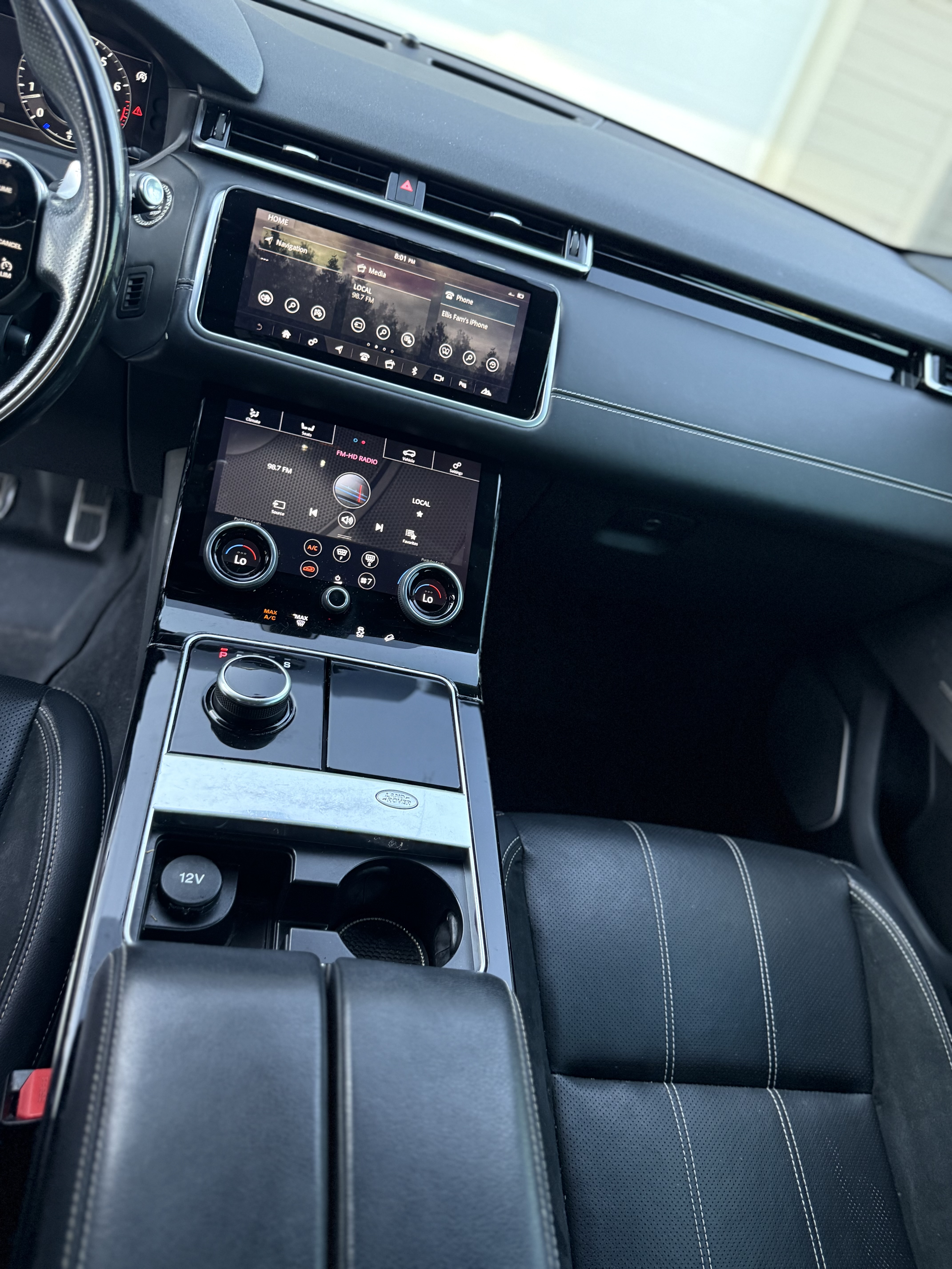 Used 2018 Land Rover Range Rover Velar R-Dynamic SE AWD/4WD image 15