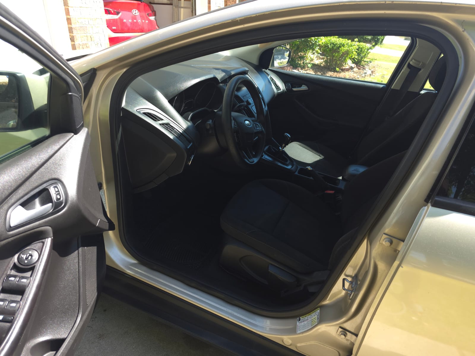 Used 2018 Ford Focus SE FWD image 23