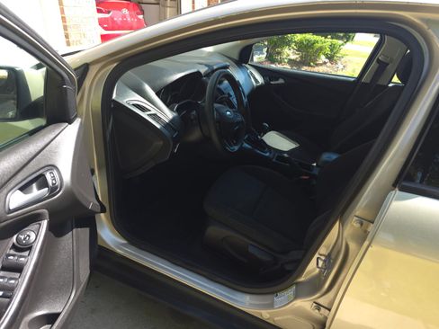 Used 2018 Ford Focus SE image 23