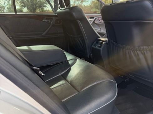 Used 2002 Mercedes-Benz E 320 4MATIC Sedan image 15