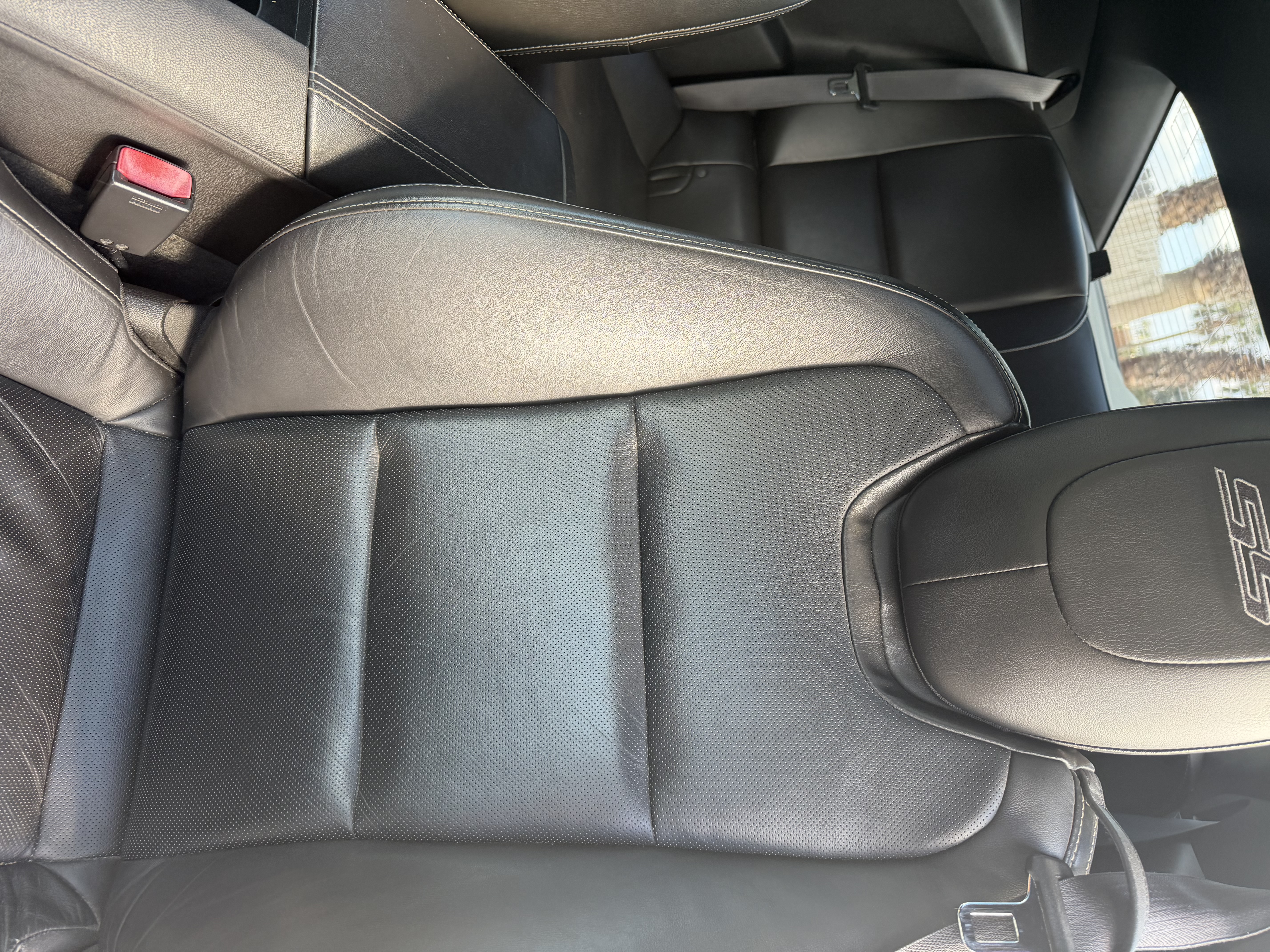 Used 2010 Chevrolet Camaro SS w/ RS Package RWD image 10