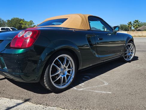Used 2003 Toyota MR2 image 26