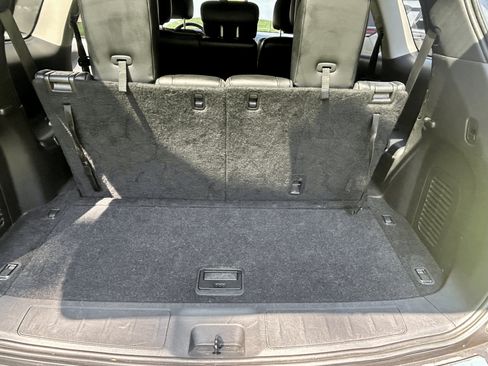 Used 2015 Nissan Pathfinder SL w/ SL Tech Package FWD image 9