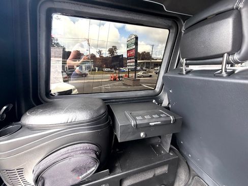 Used 2018 Mercedes-Benz G 550 Squared image 12