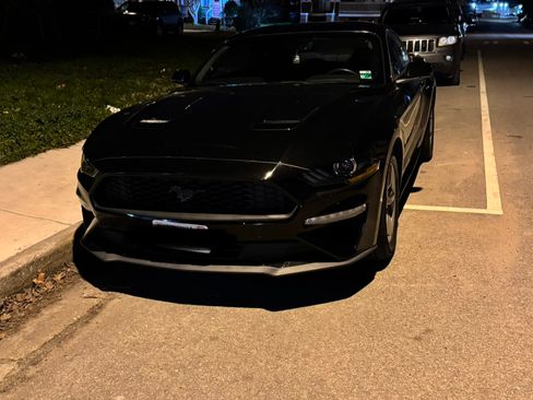 Used 2019 Ford Mustang Coupe image 1