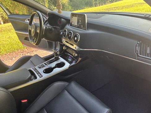 Used 2020 Kia Stinger GT1 image 24