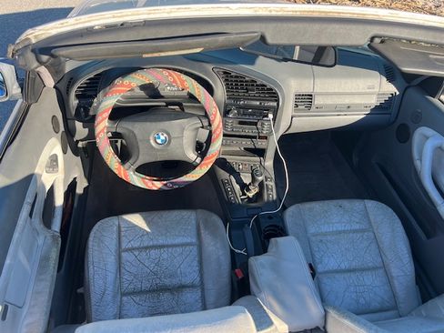 Used 1999 BMW 323i 323i Convertible 2D image 23