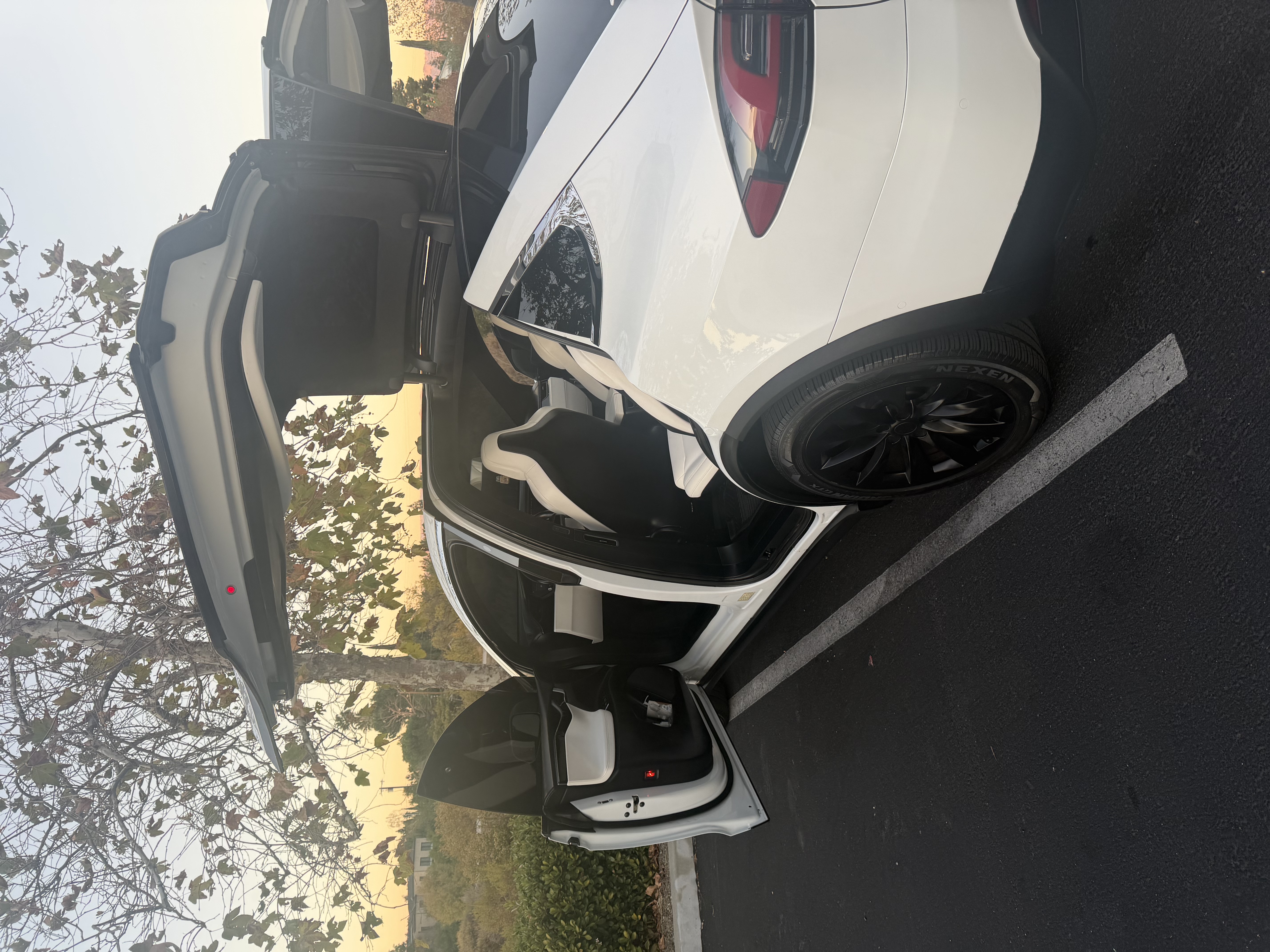 Used 2019 Tesla Model X Long Range AWD/4WD image 17