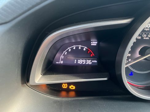 Used 2014 MAZDA MAZDA3 i Touring image 12