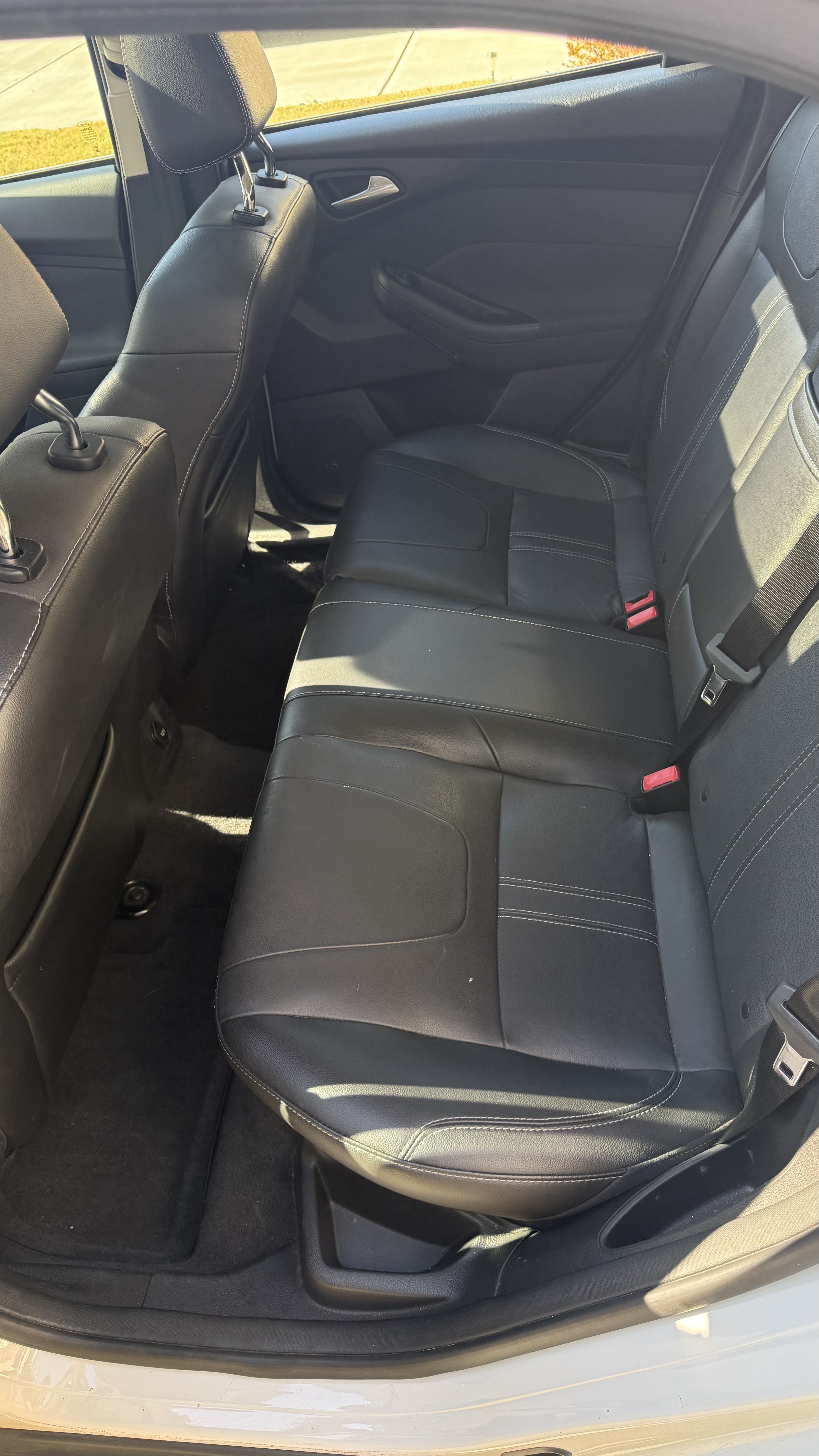 Used 2012 Ford Focus Titanium FWD image 15
