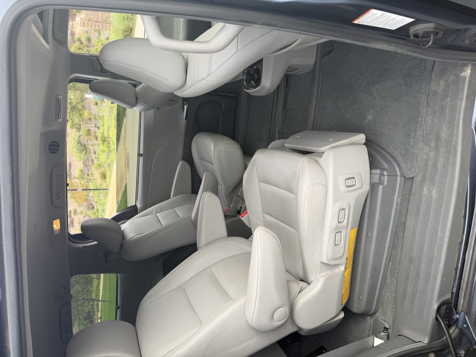 Used 2016 Toyota Sienna XLE FWD image 14