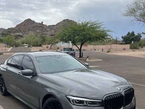 Used 2022 BMW 740i w/ M Sport Package image 1