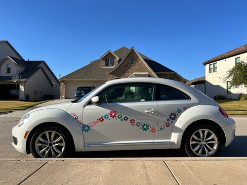 Used 2014 Volkswagen Beetle TDI image 5