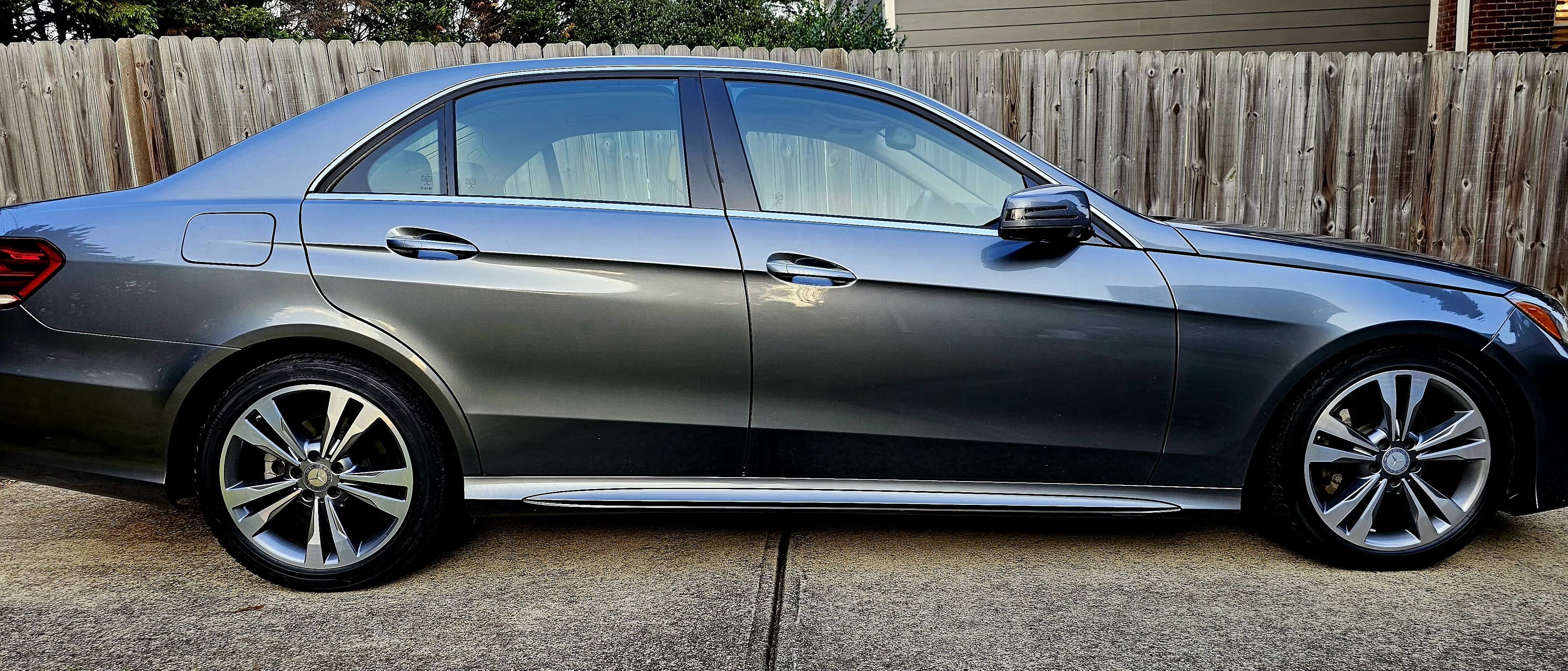 Used 2016 Mercedes-Benz E 350 Sedan image 1