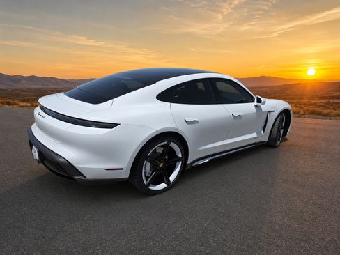 Used 2021 Porsche Taycan 4S AWD/4WD image 4