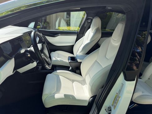 Used 2018 Tesla Model X 75D AWD/4WD image 6