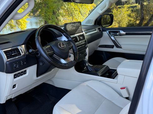 Used 2023 Lexus GX 460 Premium image 4