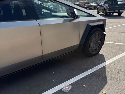 Used 2025 Tesla Cybertruck AWD Crew Cab image 13