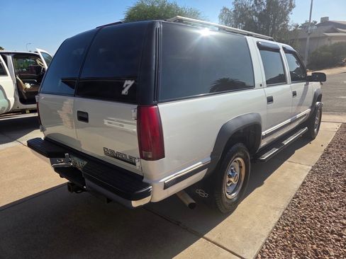 Used 1997 Chevrolet Suburban 2500 w/ Preferred Equipment Group 3 AWD/4WD image 9