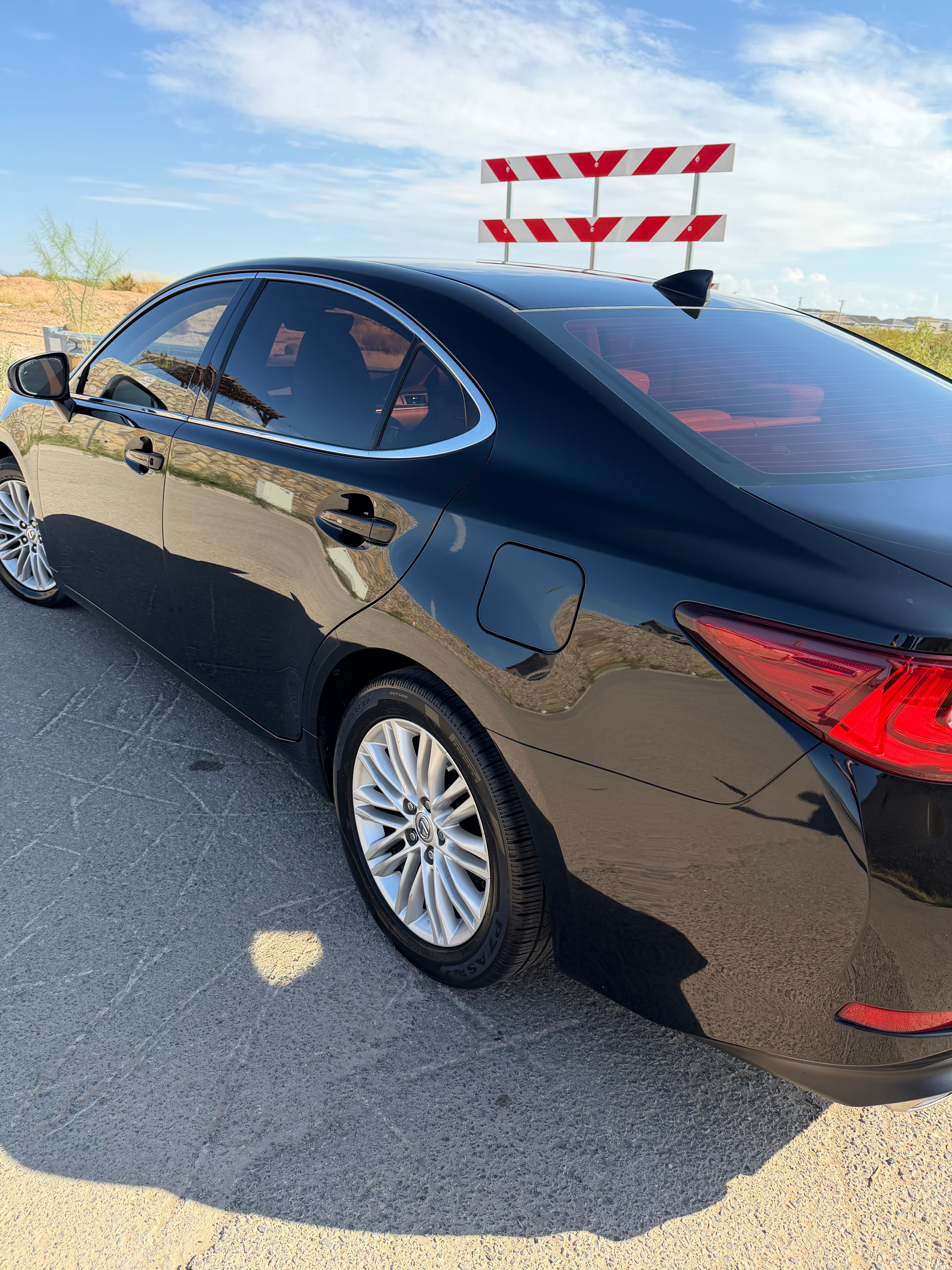 Used 2017 Lexus ES 350 w/ Premium Package FWD image 4