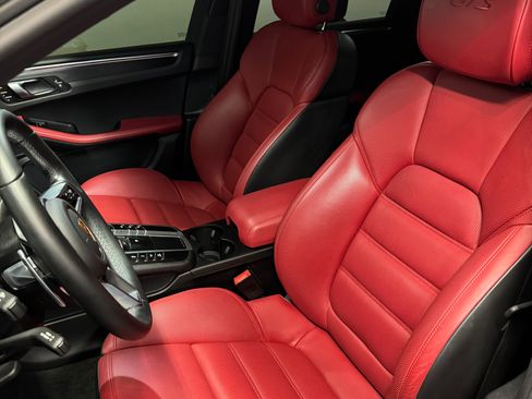 Used 2021 Porsche Macan GTS image 9