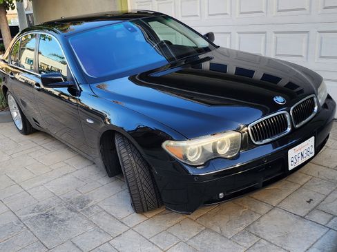 Used 2005 BMW 745i image 1