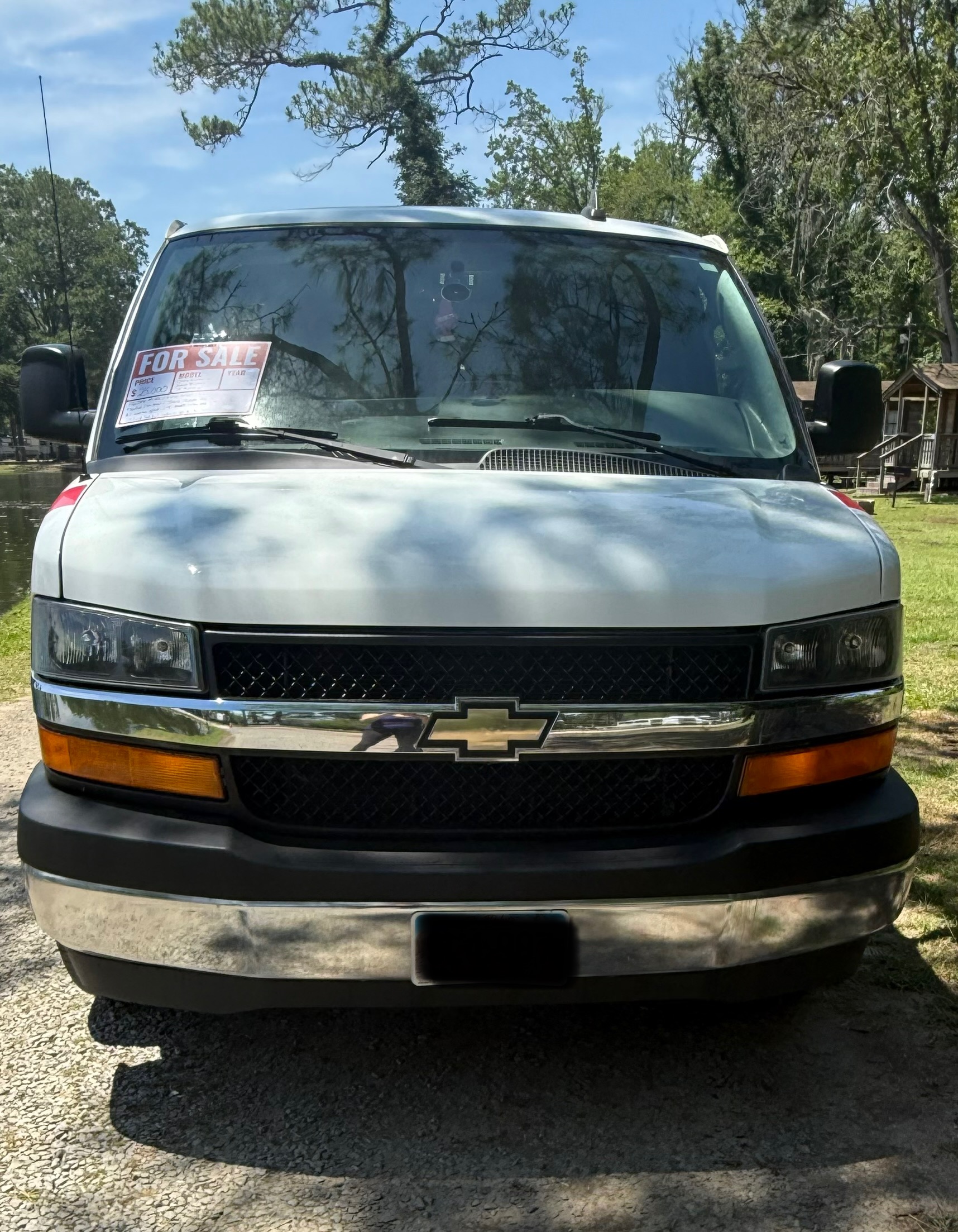 Used 2017 Chevrolet Express 3500 LT w/ LT Preferred Equipment Group RWD image 2