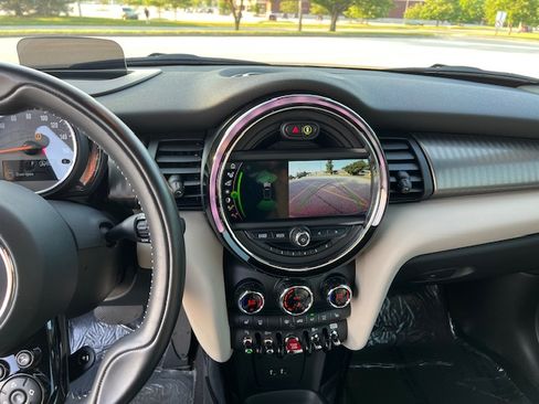 Used 2020 MINI Cooper S w/ Driver Assistance Package FWD image 1